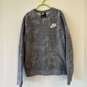 Nike Sweatshirt - Youth Large